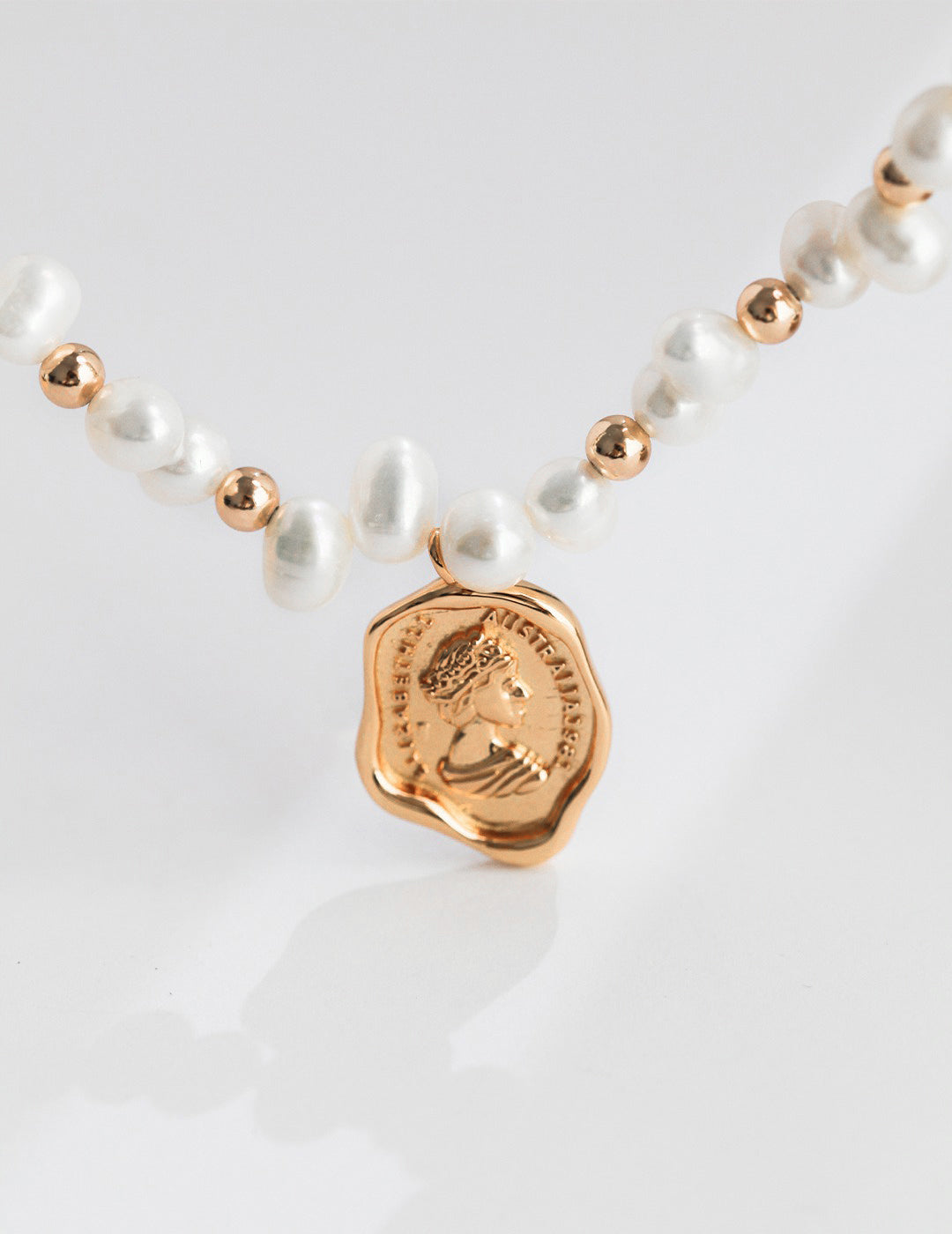 My Store Queen’s Emblem Pearl Necklace Pearl necklace