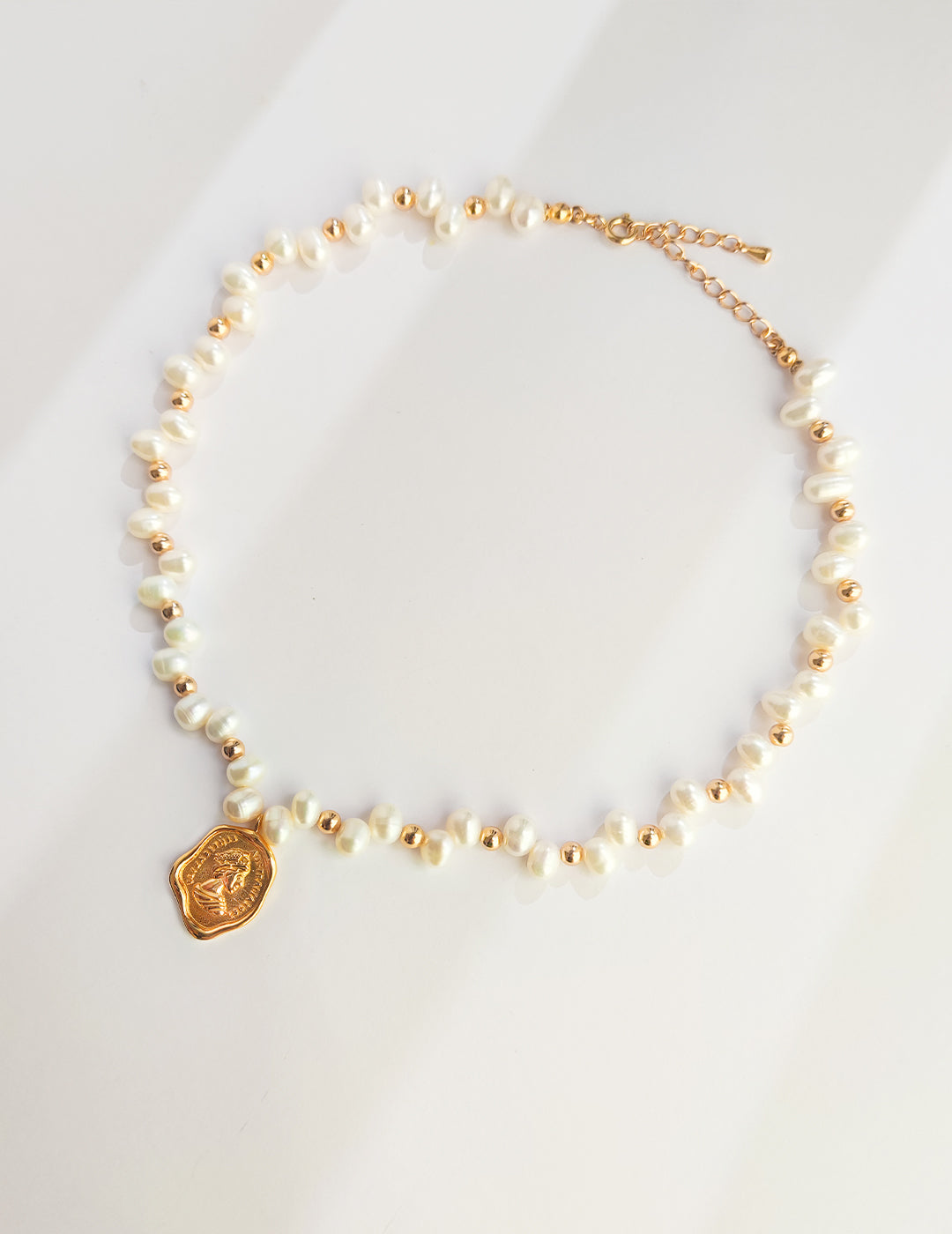 My Store Queen’s Emblem Pearl Necklace Pearl necklace