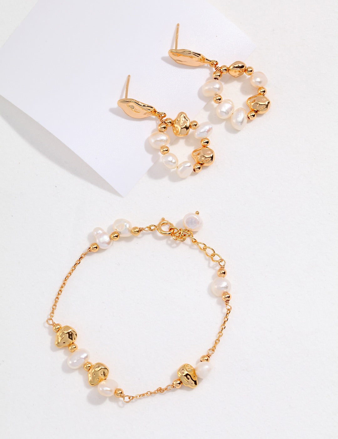 A_LUNAROSE Golden Whimsy Pearl Bracelet Bracelet