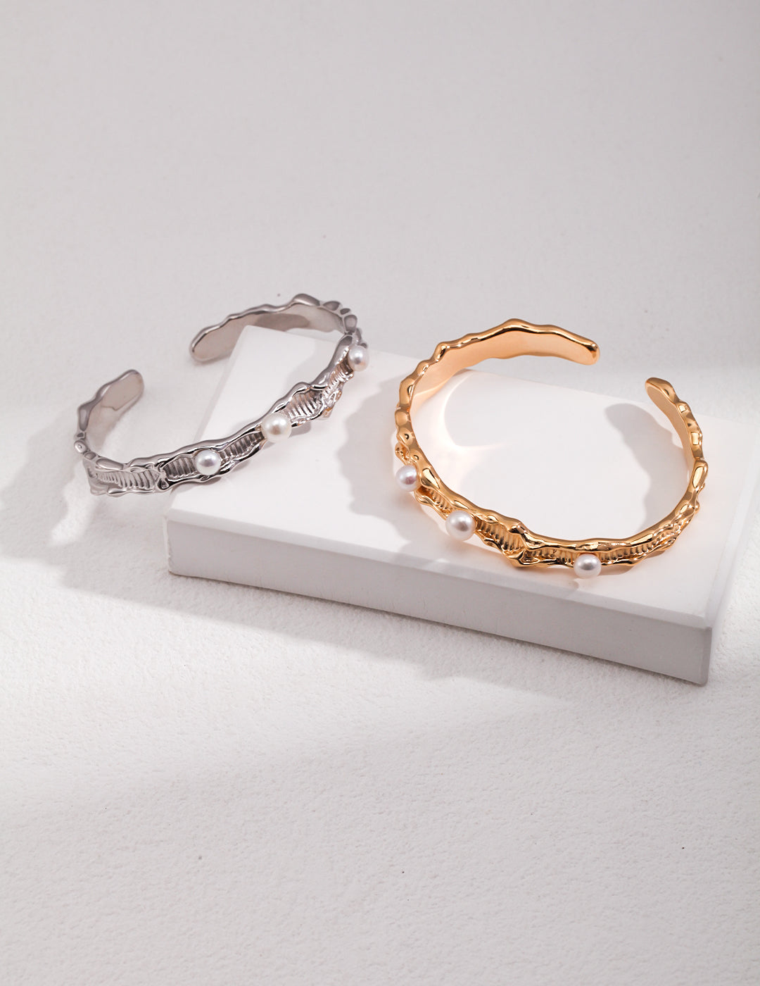 A_LUNAROSE Ocean Flow Pearl Cuff Bracelet