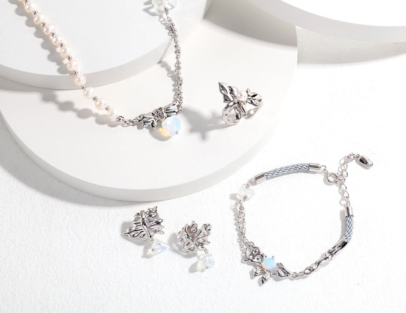 A_LUNAROSE Moonlight Flutter Bracelet Bracelet