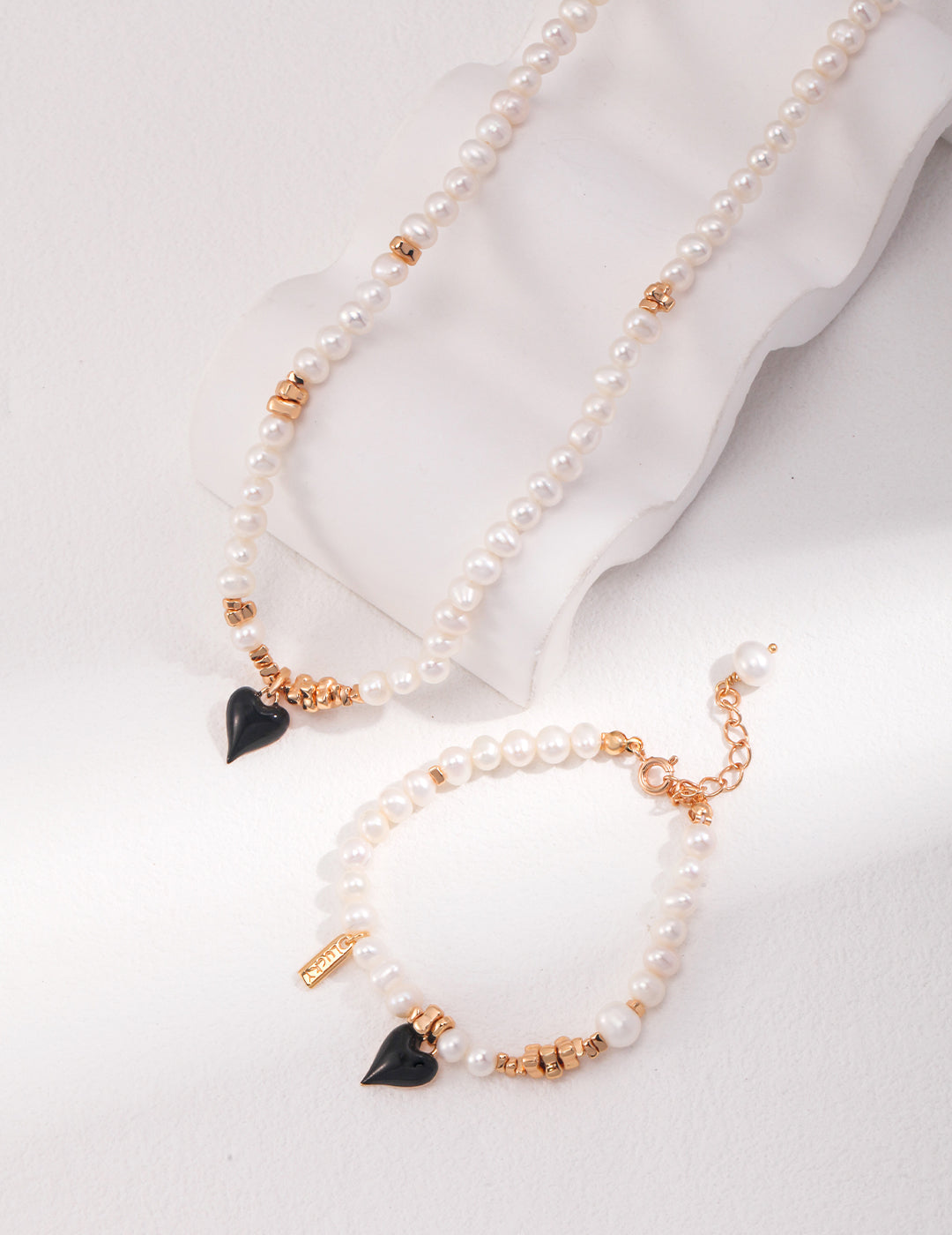 A_LUNAROSE Heart & Pearl Charm Bracelet Bracelet