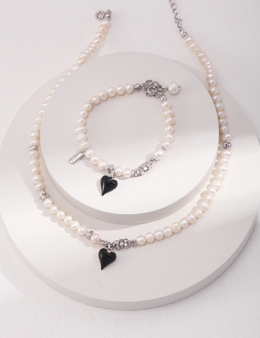 A_LUNAROSE Heart & Pearl Charm Bracelet Bracelet