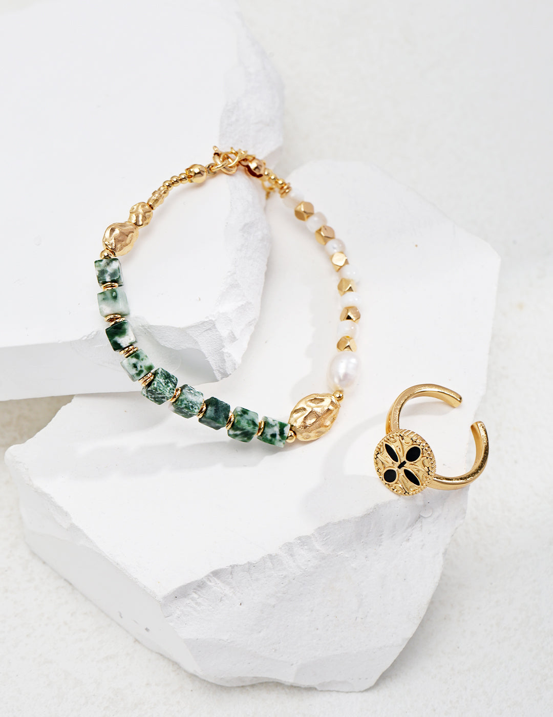 A_LUNAROSE Moss & Pearl Bracelet